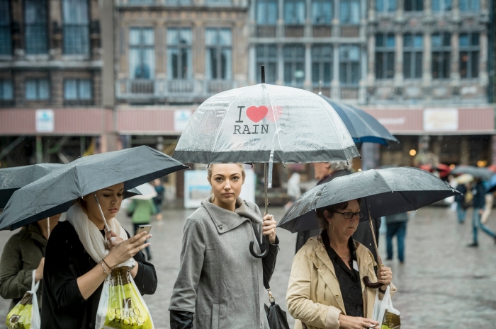 Regen op de Grote Markt in Brussel